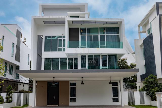 [LUXURIOUS BUNGALOW&FULLY FURNISHED] 3.5 Storey Bungalow in Cyberjaya 1
