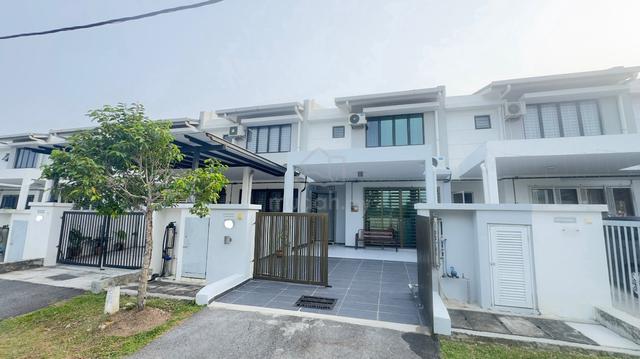 RENOVATED FULLY FURNISHED Teres 2 Tingkat Jenderam Dengkil Freehold 1