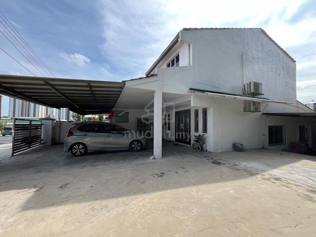 Corner house for sale in Bukit Serdang 1