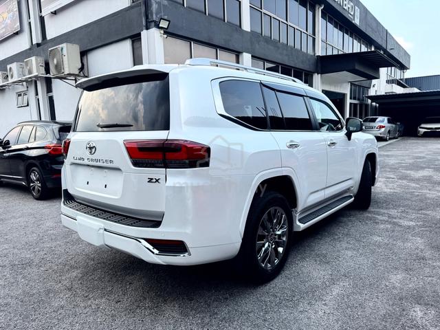 2022 Toyota LAND CRUISER 3.5 ZX LC300 - 3