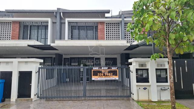2 Storey Terrace Elmina West Intermediate Unit for SALE!!! 1