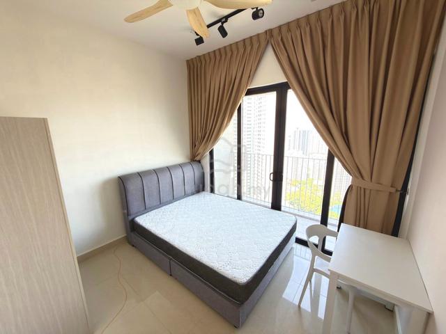 Female Unit, Fully Furnished Balcony Room, 1 Min Walk LRT Sri Rampai! 1