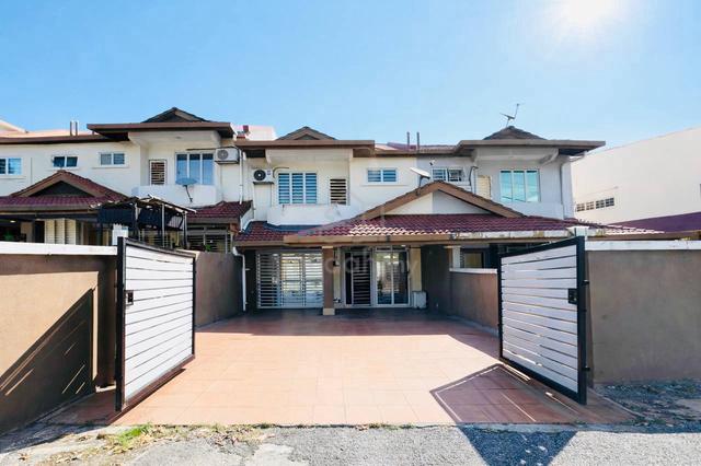 Double Storey Terrace Taman Salak Perdana, Bandar Baru Salak Tinggi 1