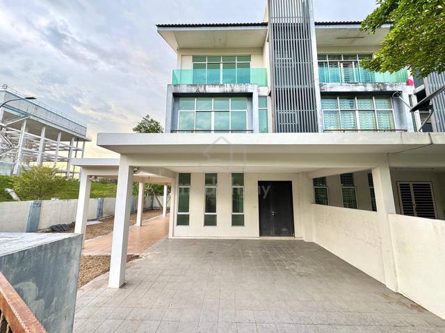 CORNER LOT TANAH PALING BESAR 3 Storey Bangi Avenue 3, Seksyen 7 Bangi 1