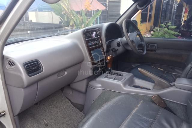 2001 Nissan SERENA 2.0 HIGH-WAY STAR C23 (A) - 4