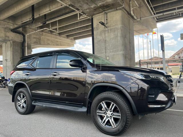 2022 Toyota FORTUNER 2.4 DIESEL TURBO 4X4 WARRANTY - 3