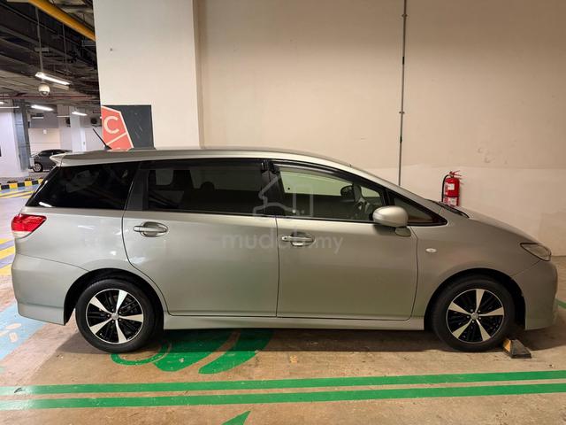 Toyota Wish 2010 🚗 - 3