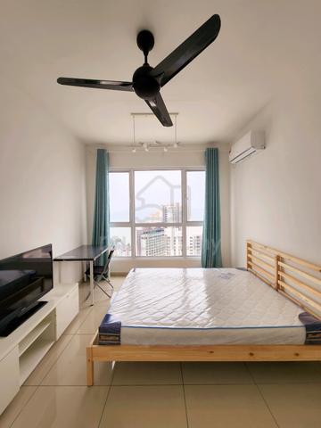 I-Santorini, Tanjung Tokong (Deluxe Room) nr One Academy & Strait Quay 1