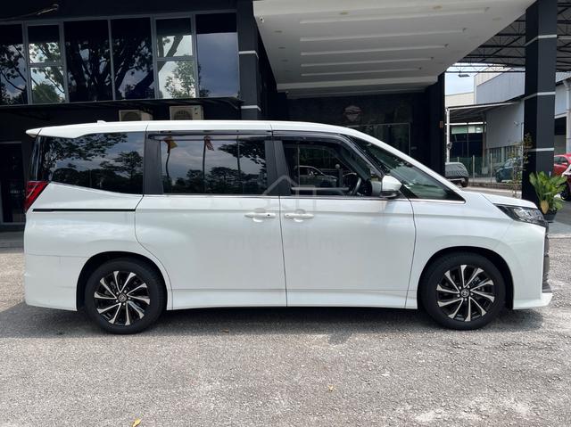 2023 Toyota NOAH 2.0 SZ 5 YEAR Warranty Unreg Reco - 2