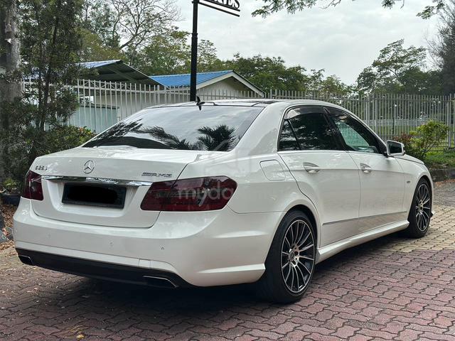 2010 Mercedes Benz E250 CGI BlueEFCY - 4