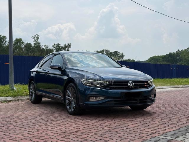 2021Volkwagn PASSAT ELEGANCE 2.0‼️FULL SVC RCD‼️ - 1