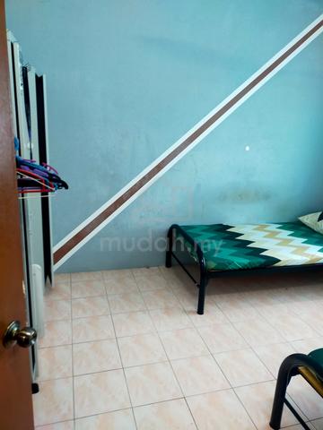 Sharing Room Male at Seri Kembangan UPM AEON GIANT Putrajaya Serdang 2