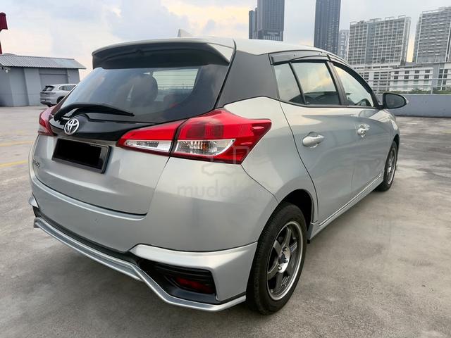 Toyota YARIS 1.5 J (A) - 4