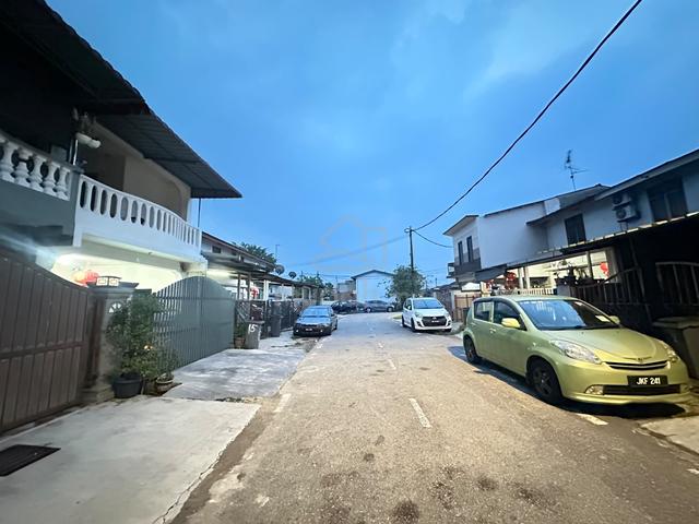 Pekan Nenas Jalan Utama 2sty low cost full loan cash out unit 1