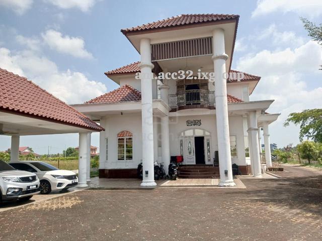 Banglo Eksklusif Wakaf Bharu Tumpat - DiJual Bawah Harga Pasaran !!! 1