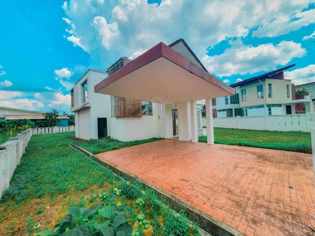 BELOW MARKET Double Storey Bungalow Bandar Baru Enstek, Nilai 2