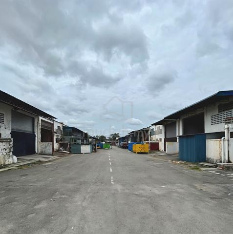 Senai - 1.5 Storey Factory For Sale 1