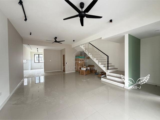 Brand New Double Storey House For Rent@ Nadira 3, Bukit Raja Klang 1