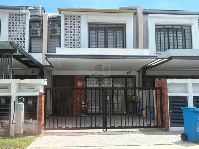 Rumah Teres 2 Tingkat di Elmina Green 1 1