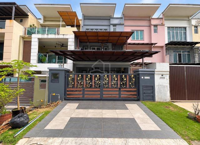 2.5 Storey Terrace Maya Height, Bandar Seri Alam, Masai, Johor Bharu 1