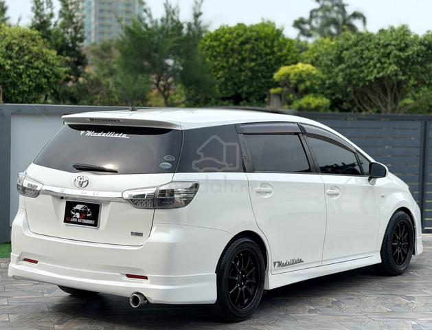 2011 Toyota WISH 1.8 S (A) SUNROOF KEYLESS AAA++ - 4