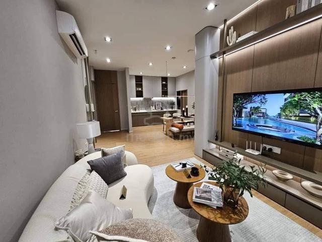 Grand Meridian 1