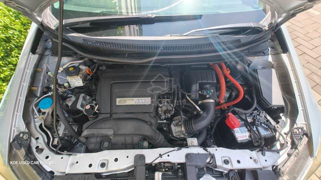 Honda civic 1.5 HYBRID  - 5