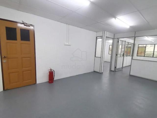 【 Main Road, Newly Renovate 】1st Floor Office, Training/Tuition Centre 1