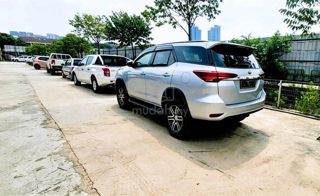 Toyota Fortuner 2.4 VRZ AUTO 4X4 CKD  2 DIGIT NO  - 3