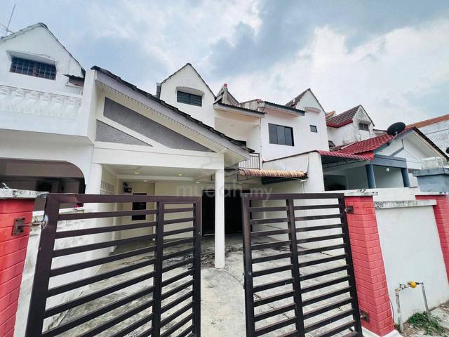 Double storey taman Desa jaya / tebrau / 4 bed unit for sale 1