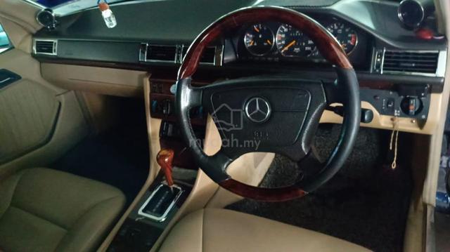1995 Mercedes Benz 230E 2.0 W114 (M) - 4