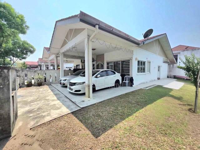 CORNER LOT Single Storey Semi-D Kg Lombong Seksyen 29 Shah Alam 1