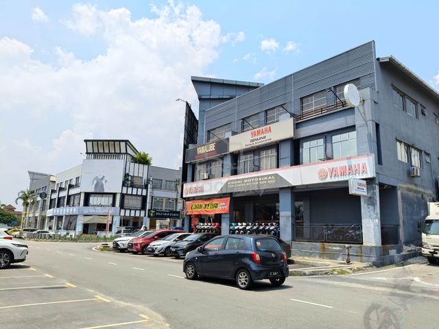 3 sty corner shop for sale Bayu tinggi next to bukit tinggi klang 1