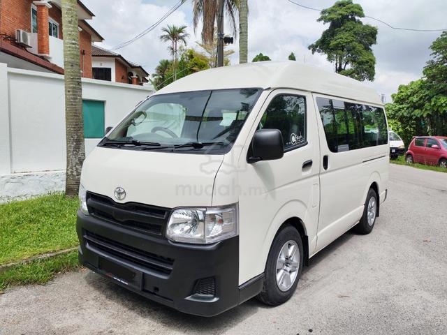 2013 Toyota HIACE 2.5 window Van - 1