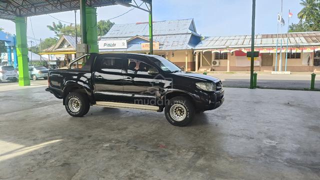 2010 Toyota HILUX 2.5 G FACELIFT DOUBLE CAB (A) - 4