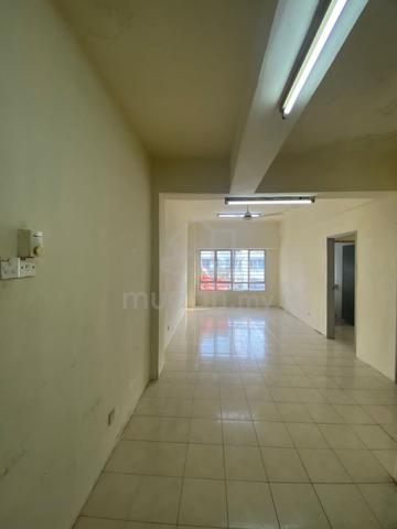 Dataran Otomobil Apartment 1