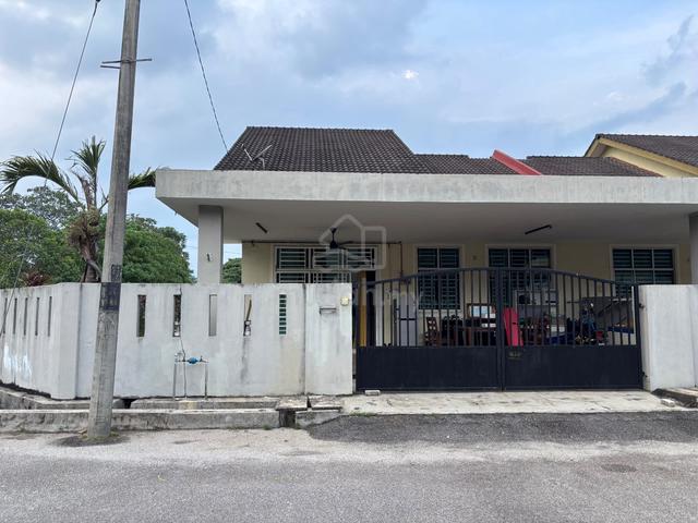 [CORNER LOT] Semi-D Kg Padang Jaya, Kuantan 1
