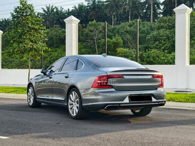 2018 Volvo S90 2.0 T8 INSCRIPTION PLUS P/Boot B&W - 4