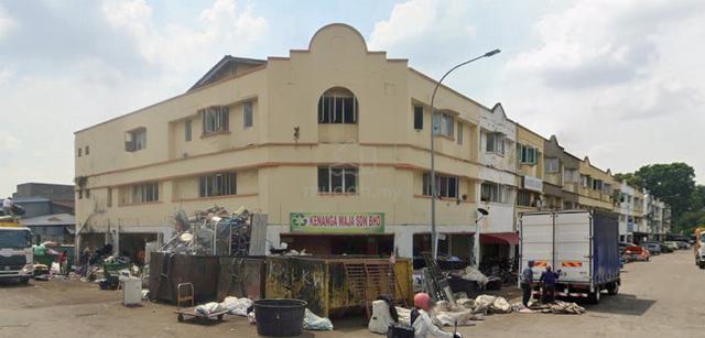 Shop Lot for Rent at Pusat Perindustrian Sungai Chua 1