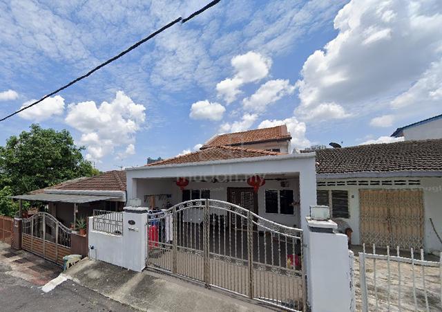 Taman Taynton, Cheras KL – Spacious 1.5-Storey Home 1