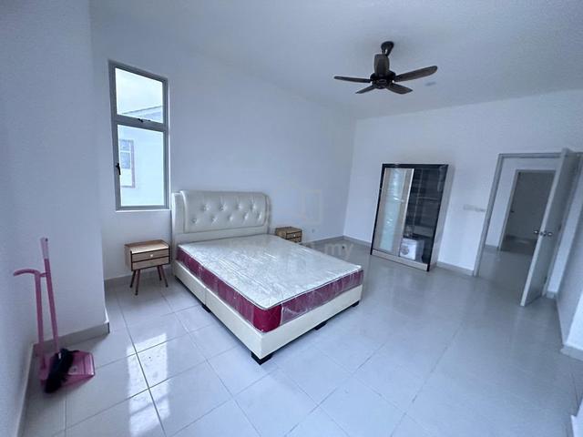 Pasir gudang Meridin east Double storey Corner 4 Bed Partial Furniture 1