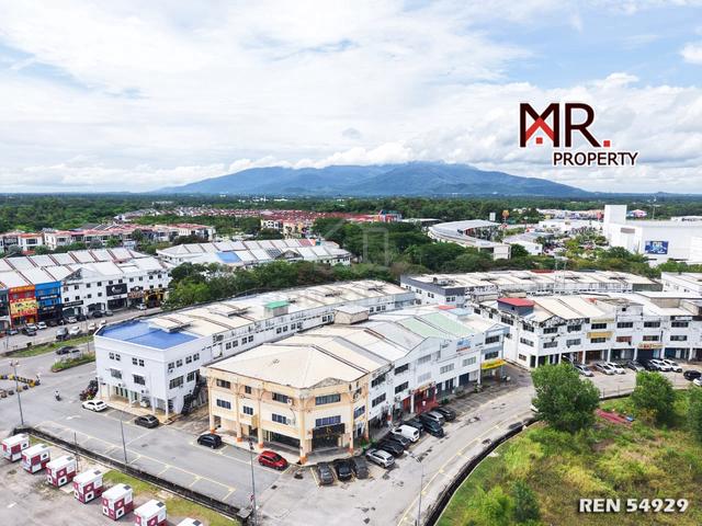 PRIME AREA Triple Storey Shop Lot Bandar Amanjaya FOR SALE 1