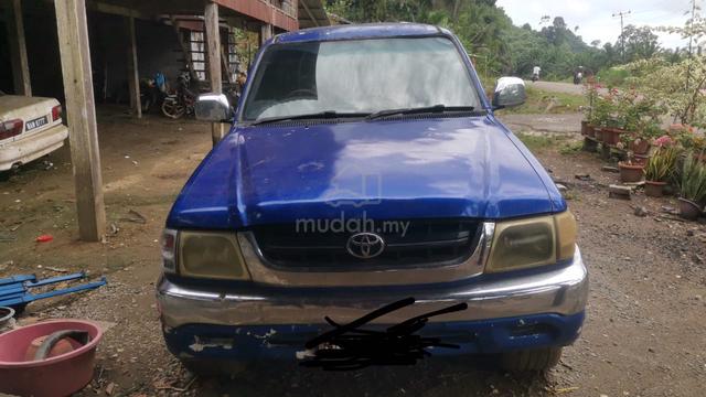 2004 Toyota HILUX 2.5 SR TURBO (A) - 1