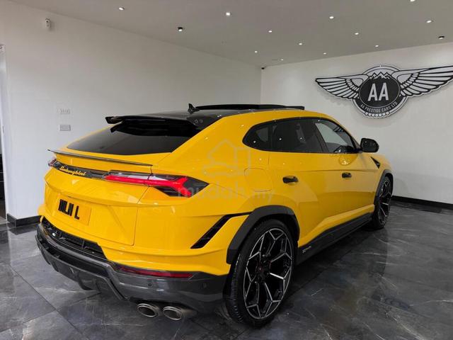 2023 Lamborghini Urus Performante CARBON PACKAGE - 2