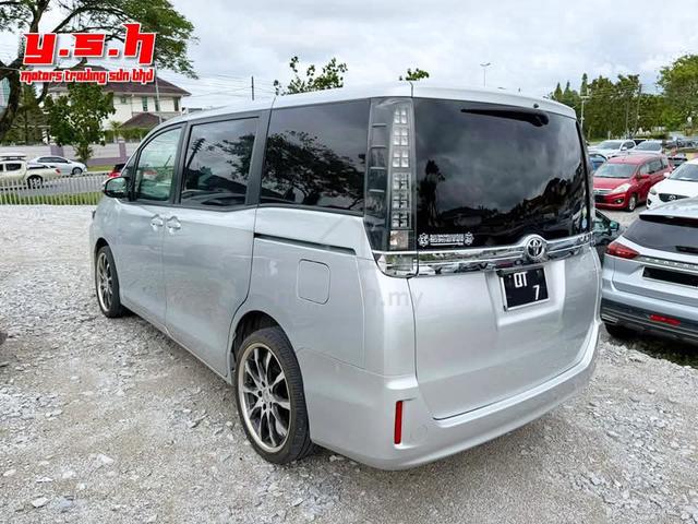Toyota VOXY 2.0 ZS KIRAMEKI II (A) 2017 - 5