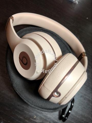 Beats Solo3 Wireless Headphone - TV 