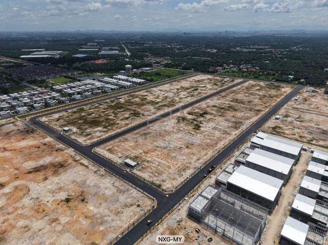 NEAR LOTUS !! 1.03 ACRES !! Jenjarom Industrial Flat Land ESG Township 1