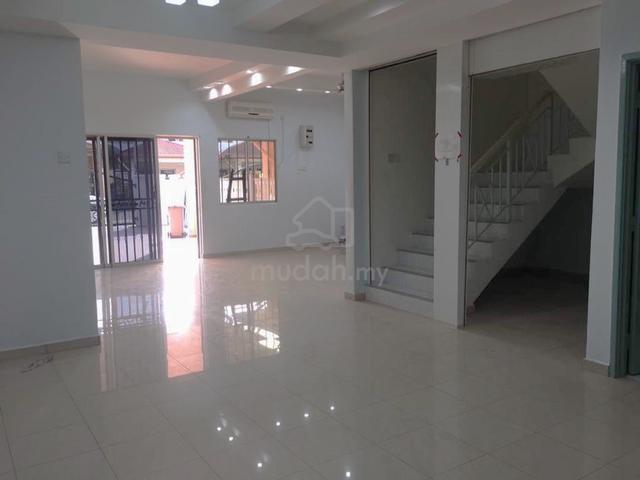 Paya Emas Cheng Freehold 2 Storey House| Big Car Porch | 5 Bedrooms 1