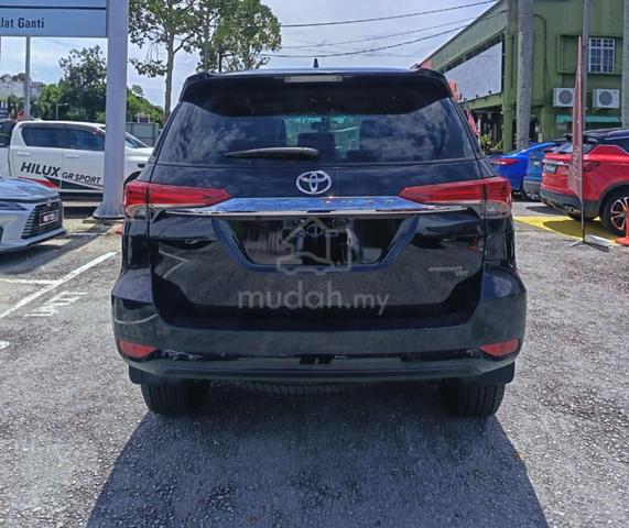 2025 TOYOTA Fortuner 2.4 DIESEL - CLEARANCE REBATE - 5