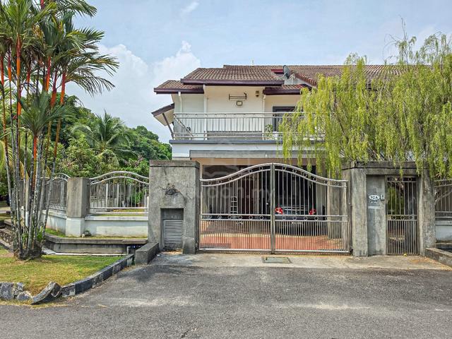 PRIME AREA CORNER LOT Terrace House Jalan Putra Indah, Putra Heights. 1